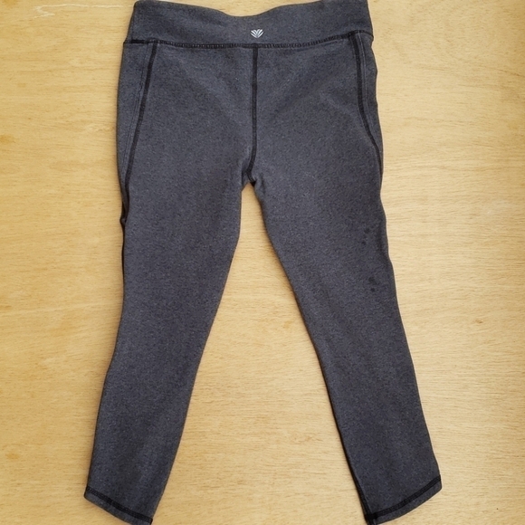 FOREVER 21 Capris Workout Leggings - Picture 8 of 8